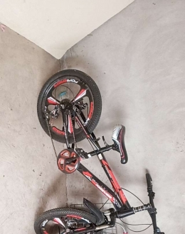 高新大道与渥子路交叉处，谁的自行车快来认领