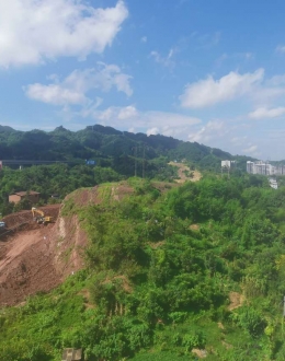 梁平内环路东明段正在施工，建成后将缓解城区东门南门片区交通