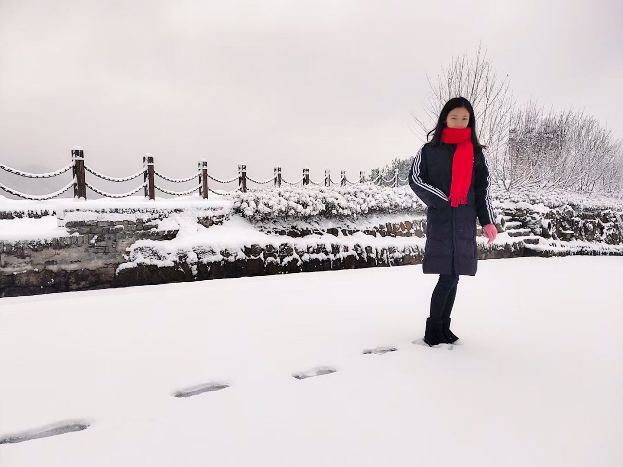 找到了!2021第一场雪梁平第一个上山踏雪的人