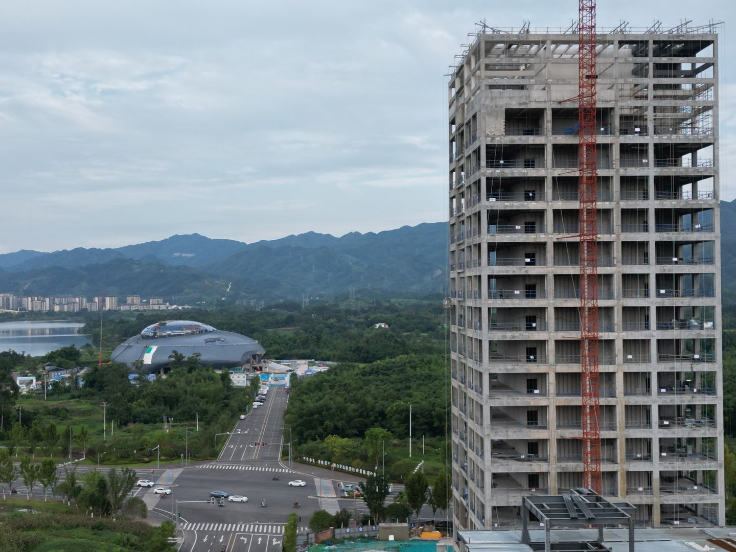 梁平最大学校、最高楼、大剧院…新晋三大标志建筑将完工，短短几年新城大变样