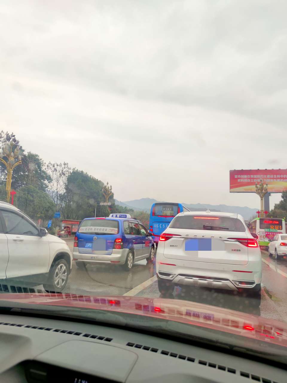 梁平惊现上海的出租车,难道坐飞机不香吗